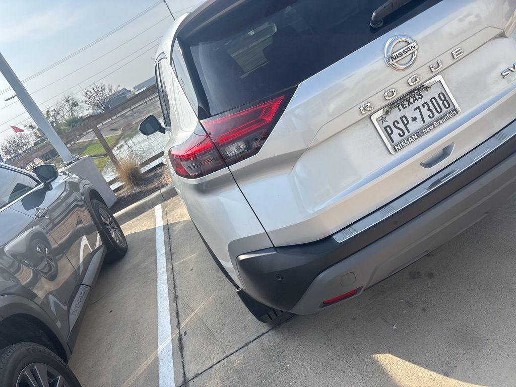 used 2021 Nissan Rogue car, priced at $16,284