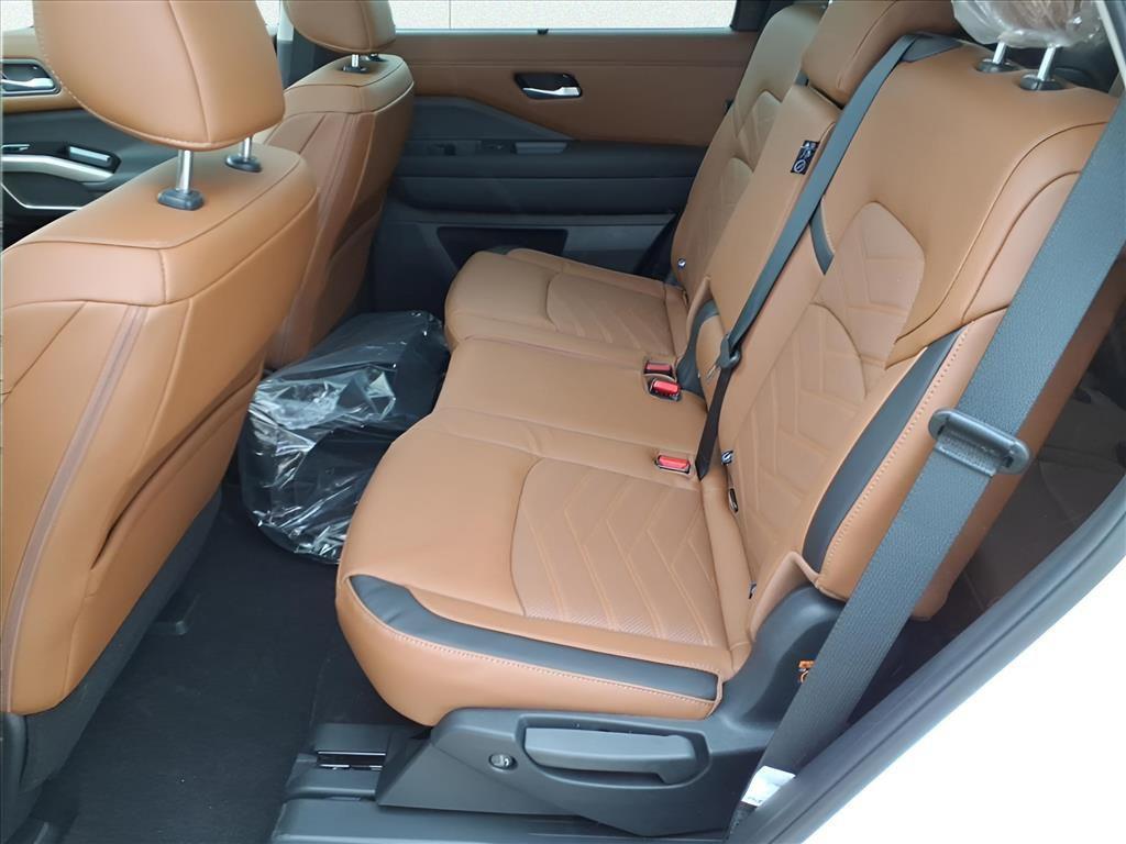 new 2025 Nissan Pathfinder car, priced at $42,692