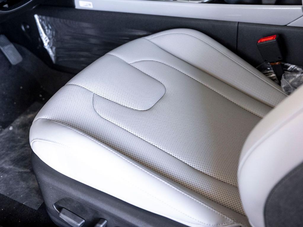 new 2025 Hyundai ELANTRA HEV car, priced at $32,075