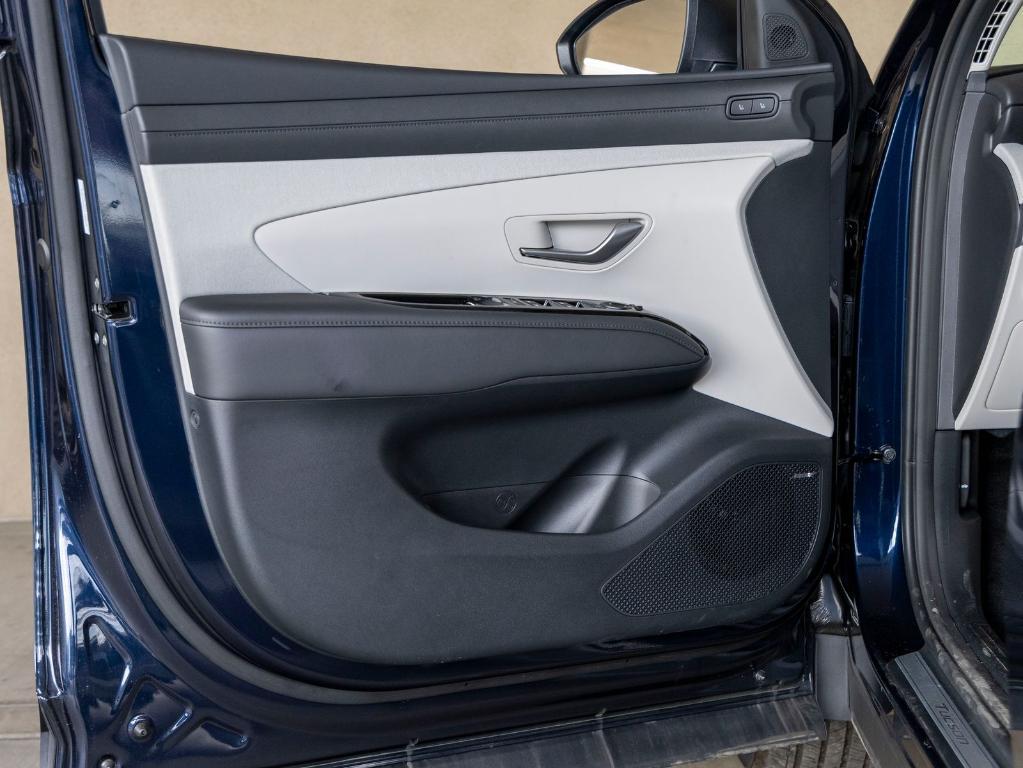 new 2026 Hyundai TUCSON Hybrid car, priced at $44,255