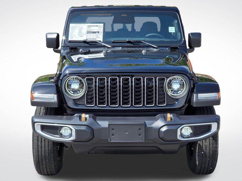 new 2026 Jeep Gladiator car, priced at $43,960