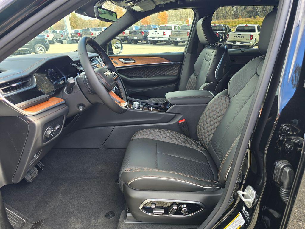 new 2025 Jeep Grand Cherokee car, priced at $63,961