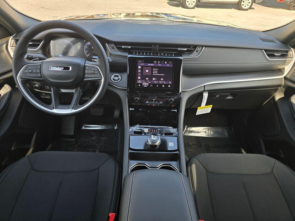 new 2025 Jeep Grand Cherokee car, priced at $33,975