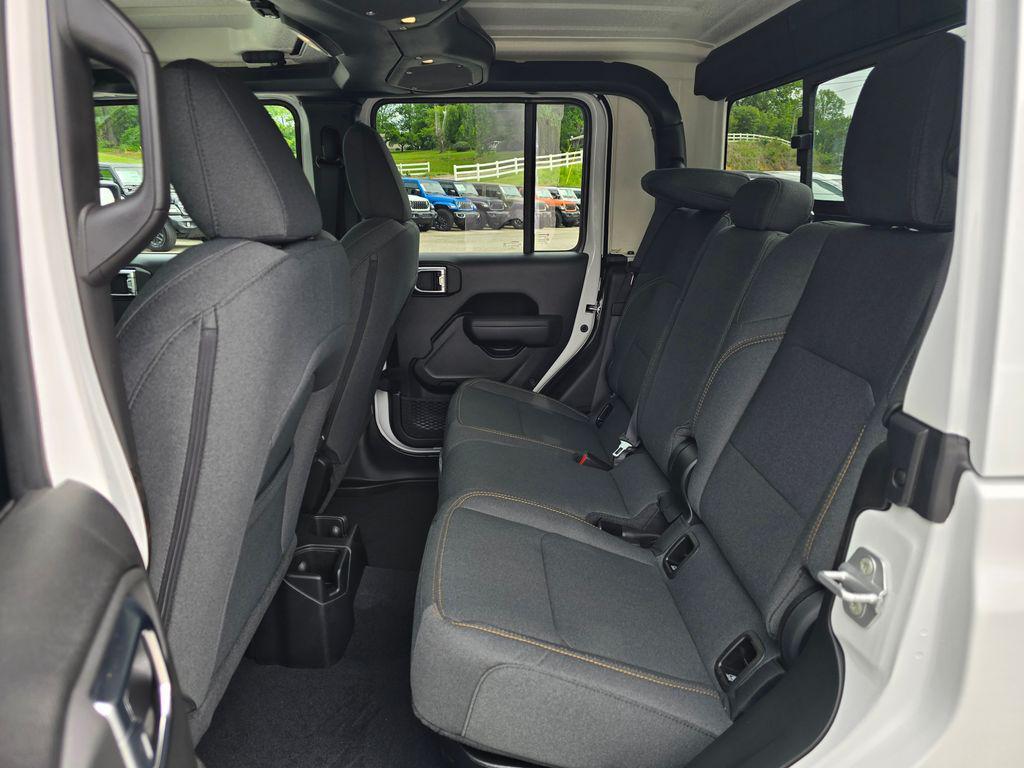 new 2025 Jeep Gladiator car, priced at $47,264