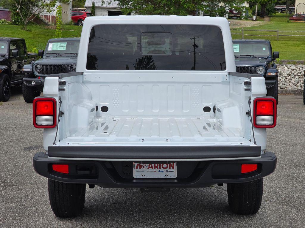 new 2025 Jeep Gladiator car, priced at $47,264