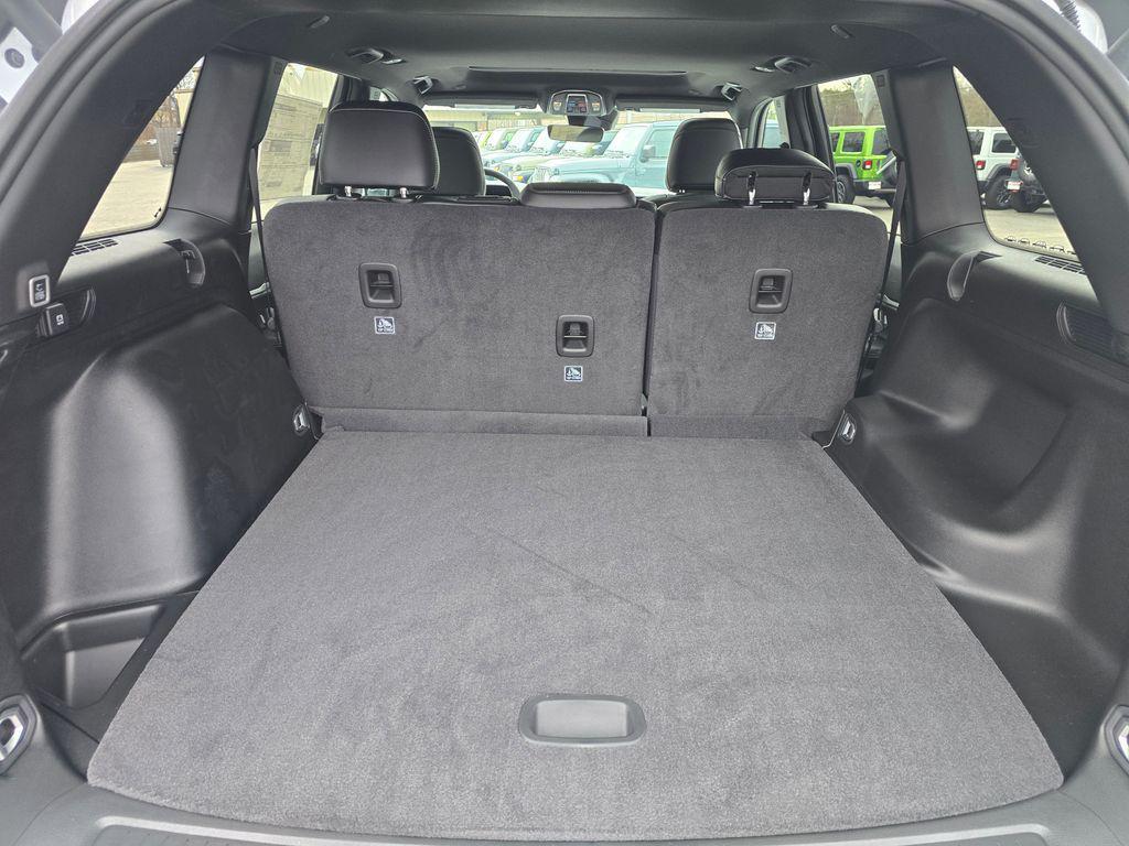 new 2026 Jeep Grand Cherokee car, priced at $45,747