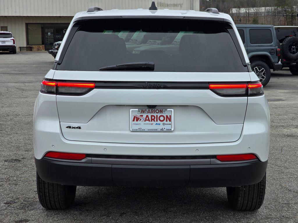 new 2026 Jeep Grand Cherokee car, priced at $45,747