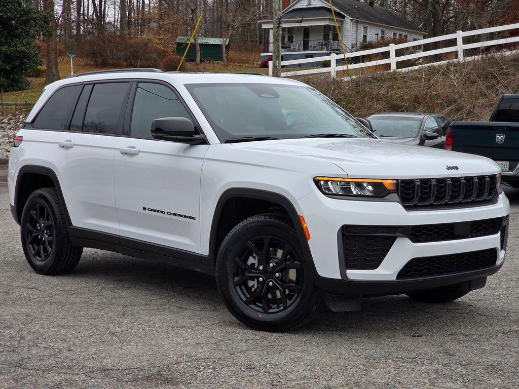 new 2026 Jeep Grand Cherokee car, priced at $45,747