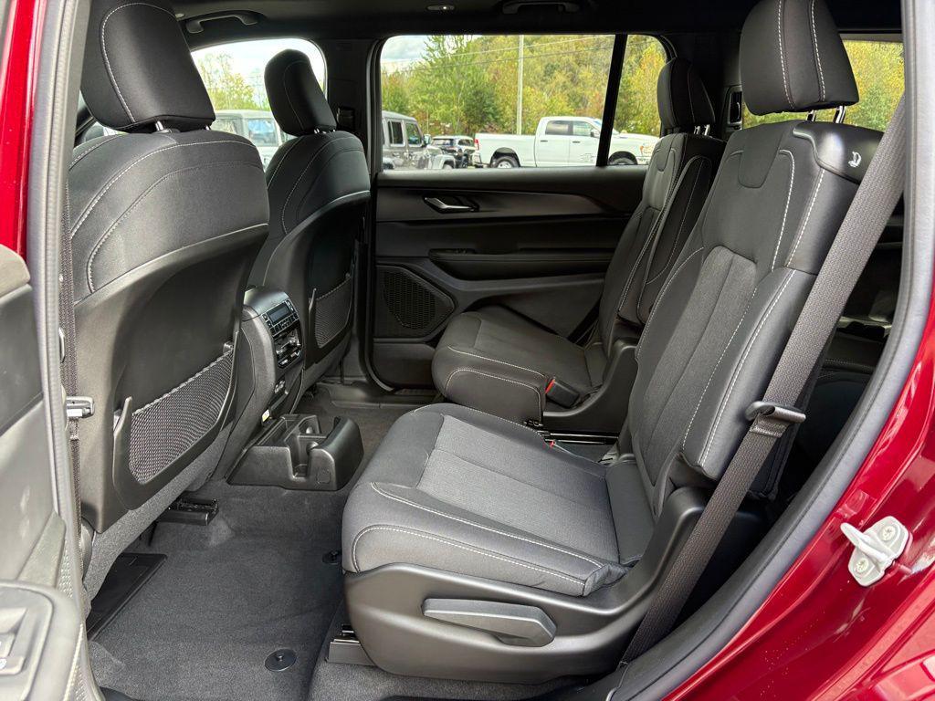 new 2025 Jeep Grand Cherokee L car, priced at $38,994