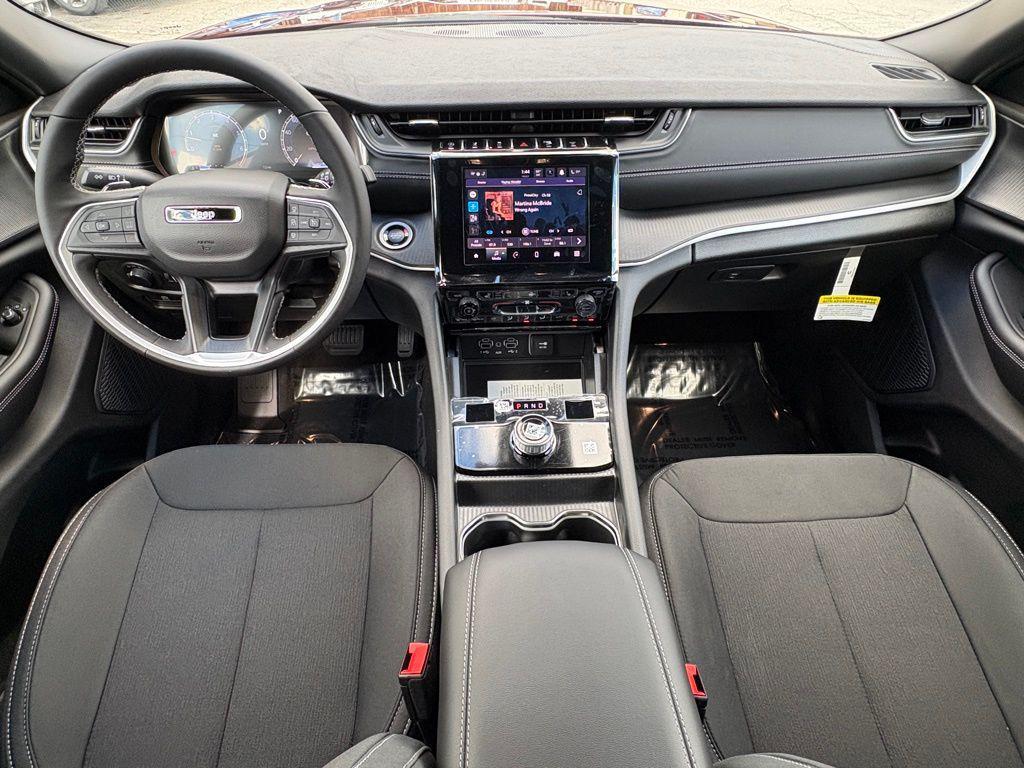 new 2025 Jeep Grand Cherokee L car, priced at $38,994