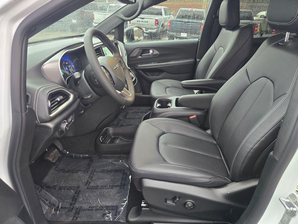 new 2026 Chrysler Pacifica car, priced at $47,935