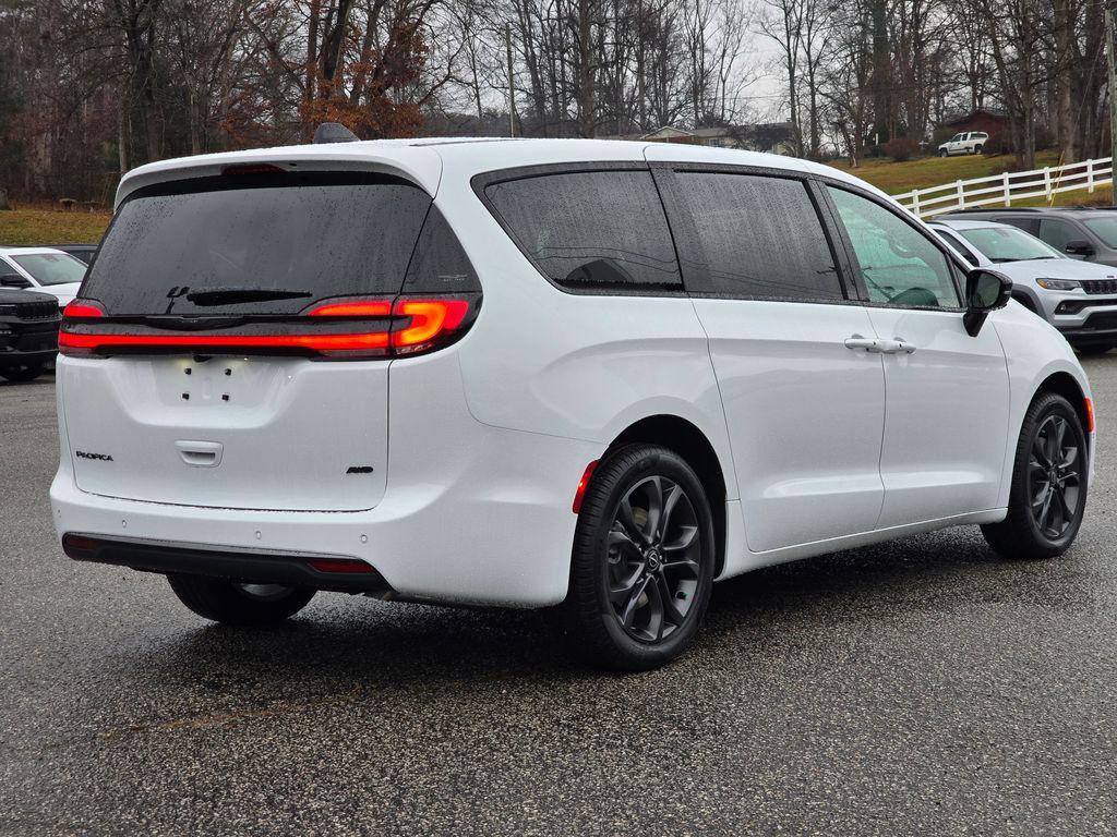 new 2026 Chrysler Pacifica car, priced at $47,935