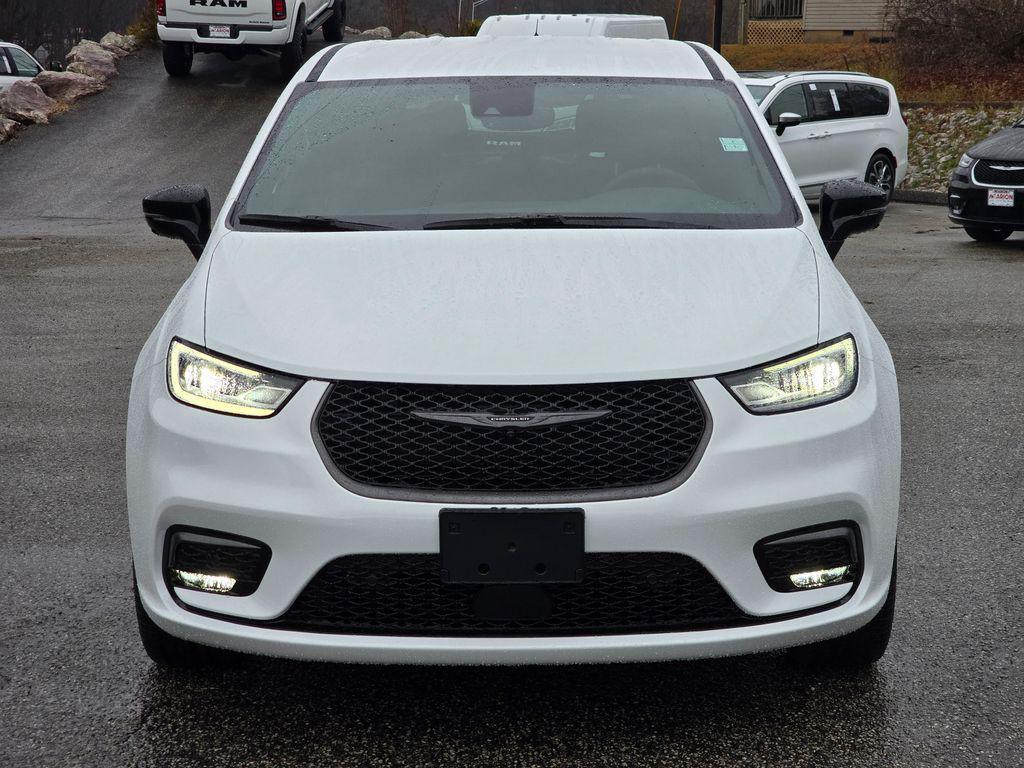 new 2026 Chrysler Pacifica car, priced at $47,935