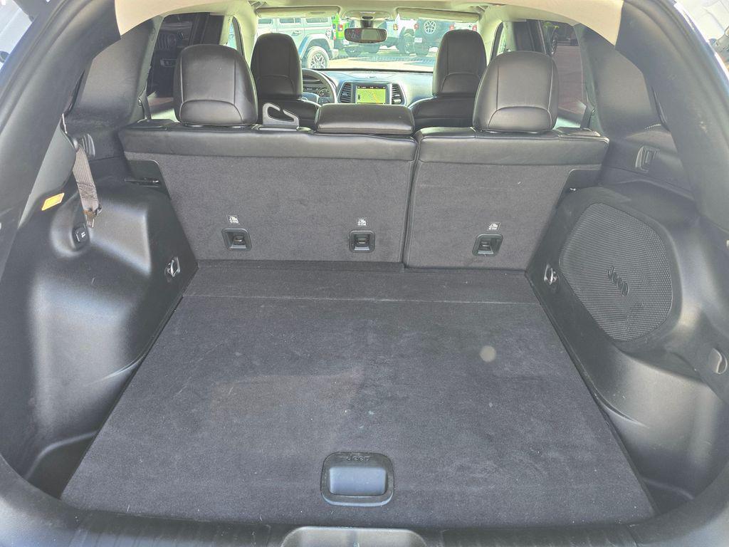 used 2023 Jeep Cherokee car, priced at $23,997