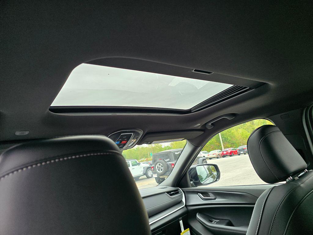 new 2025 Jeep Grand Cherokee L car, priced at $41,063