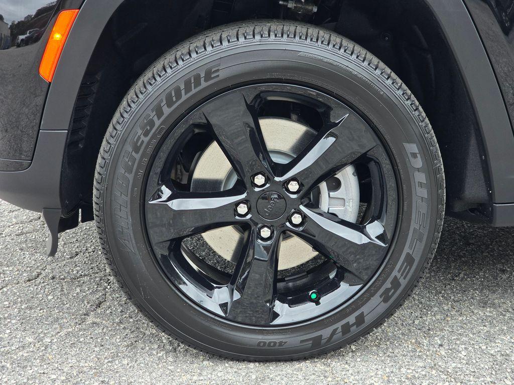 new 2025 Jeep Grand Cherokee L car, priced at $41,063