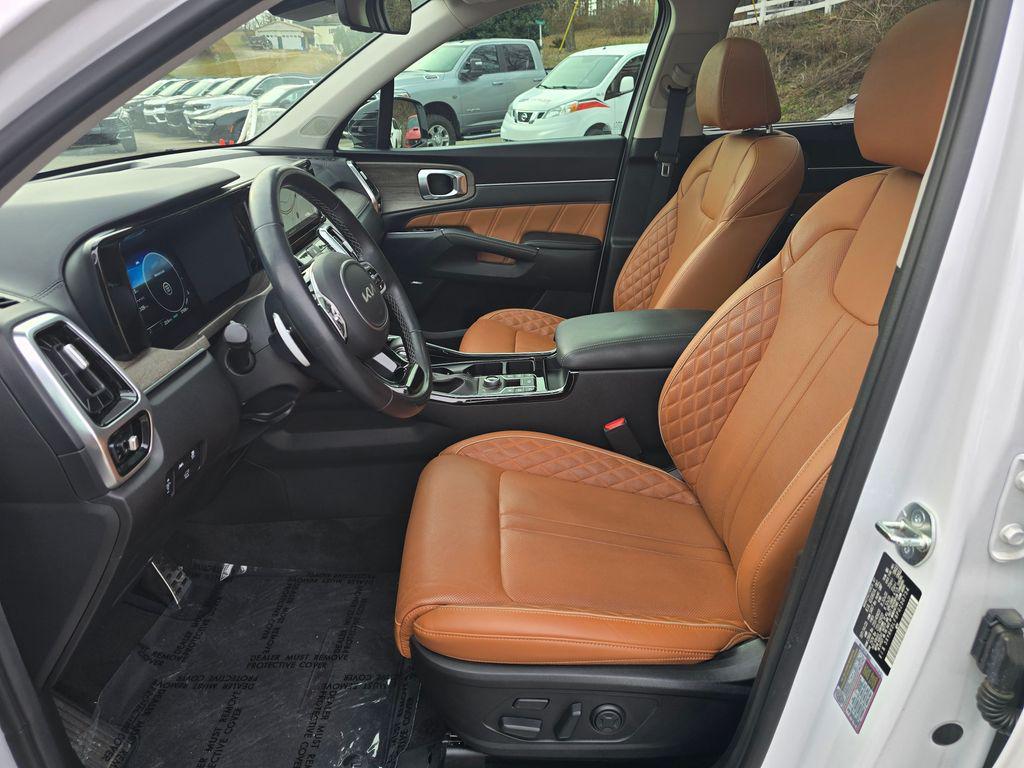 used 2023 Kia Sorento car, priced at $28,994