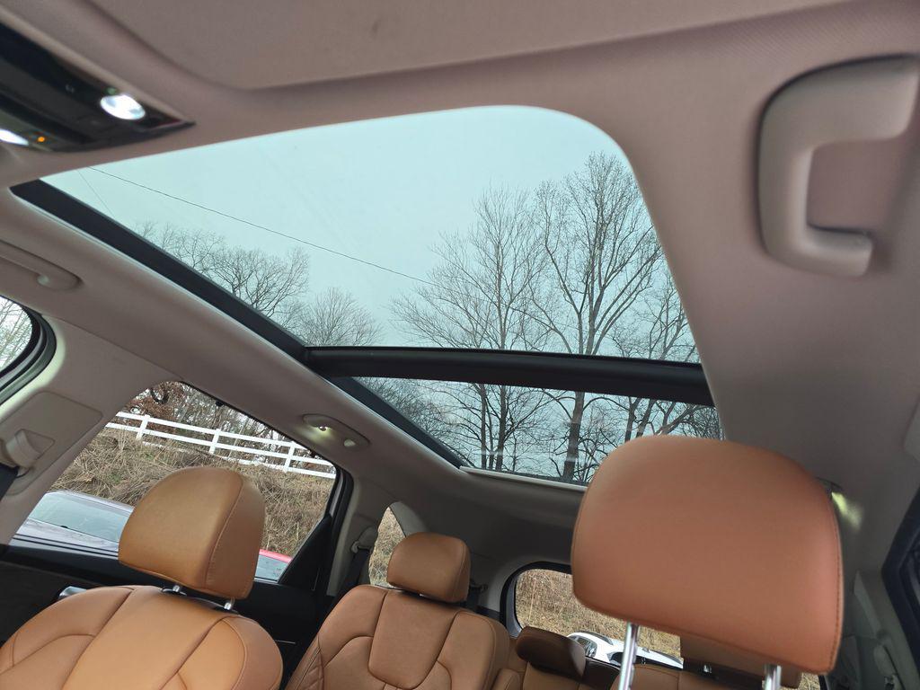 used 2023 Kia Sorento car, priced at $28,994