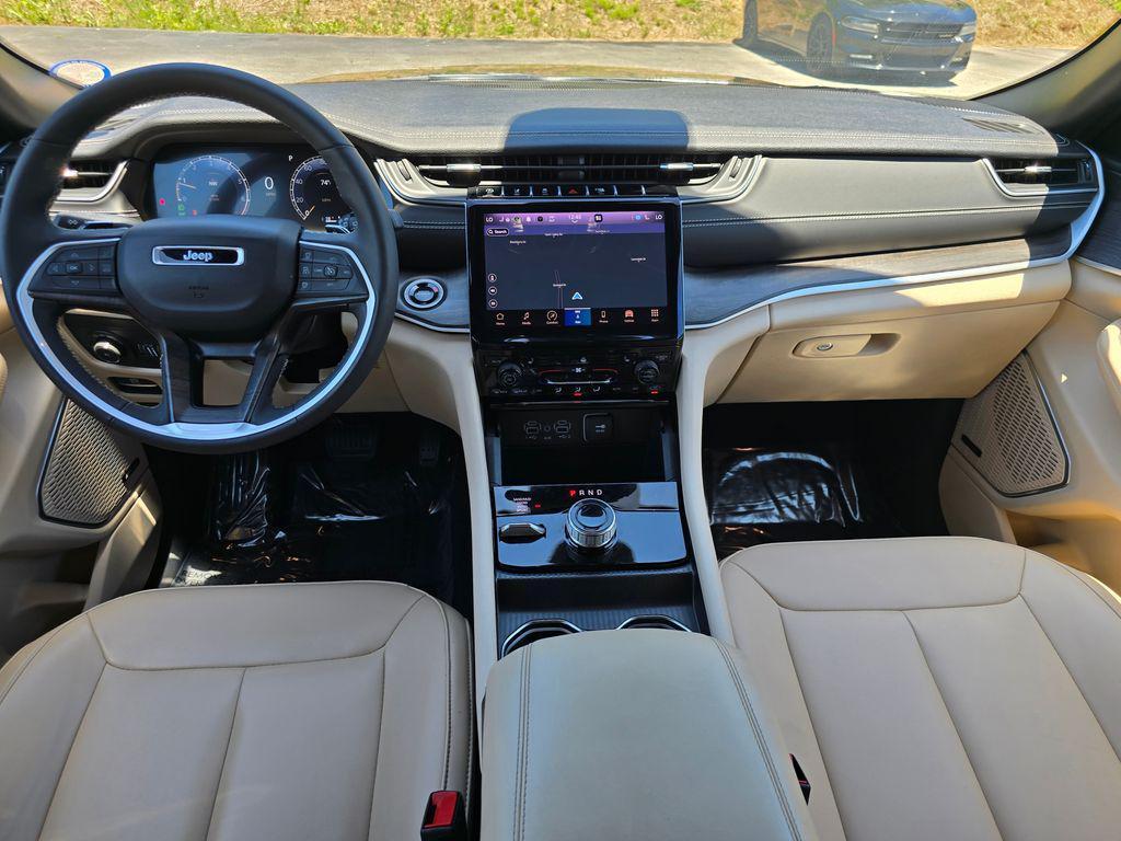 used 2025 Jeep Grand Cherokee car, priced at $39,800