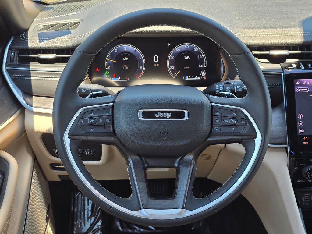 used 2025 Jeep Grand Cherokee car, priced at $39,800