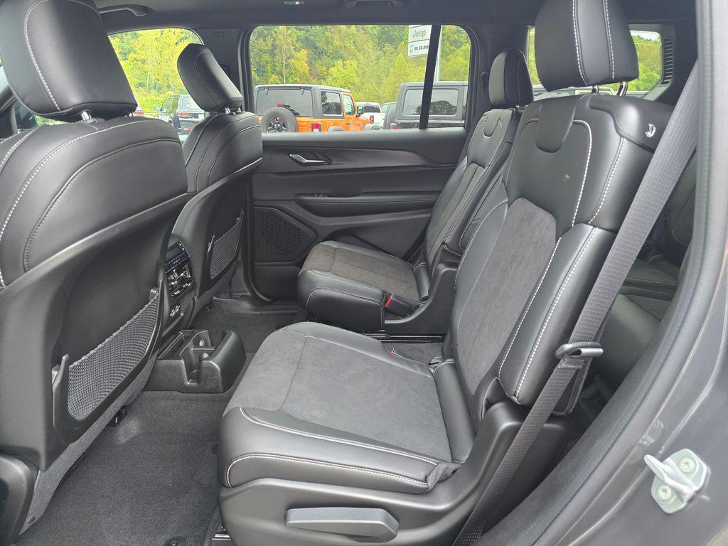 new 2025 Jeep Grand Cherokee L car, priced at $41,063