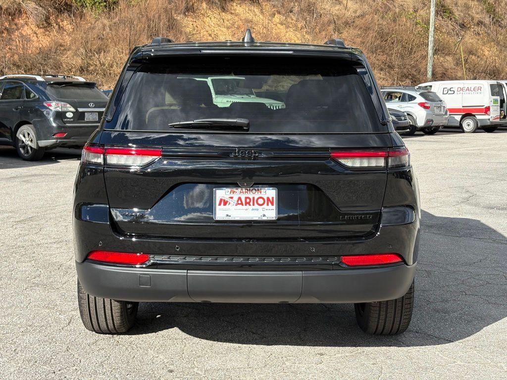 new 2025 Jeep Grand Cherokee car, priced at $43,644