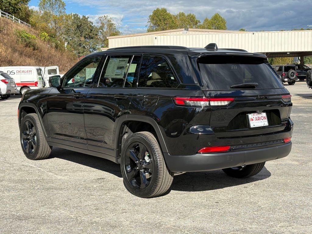 new 2025 Jeep Grand Cherokee car, priced at $43,644