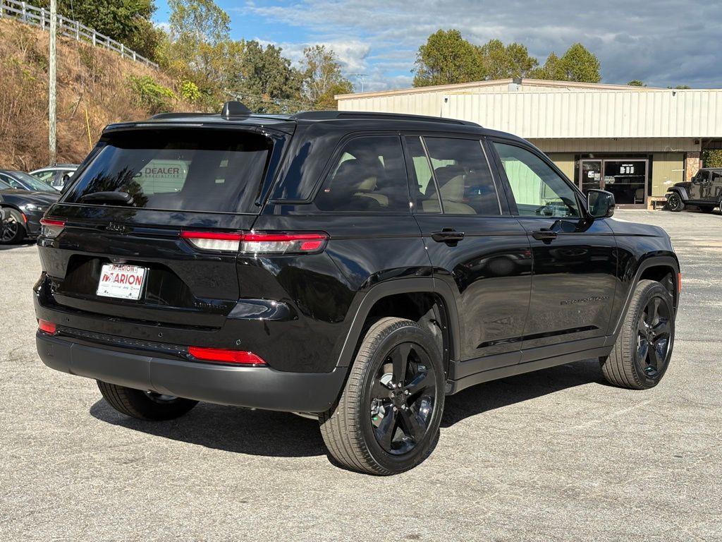 new 2025 Jeep Grand Cherokee car, priced at $43,644