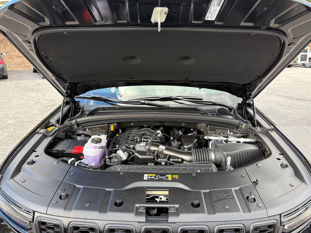 new 2025 Jeep Grand Cherokee car, priced at $43,644