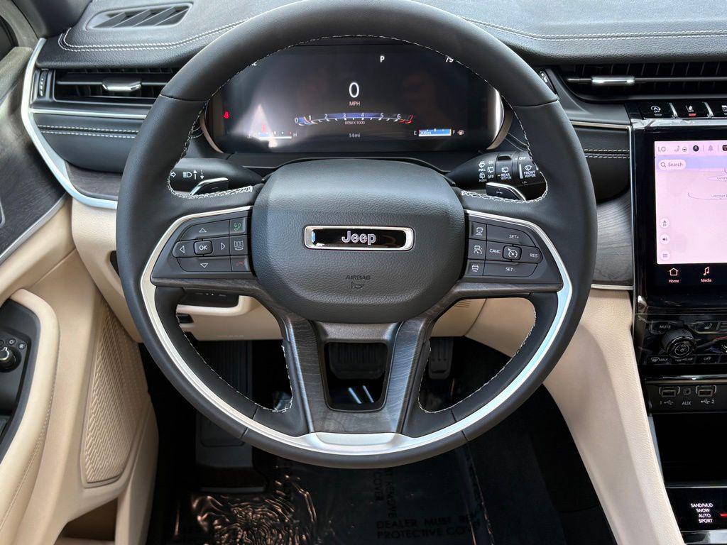 new 2025 Jeep Grand Cherokee car, priced at $43,644