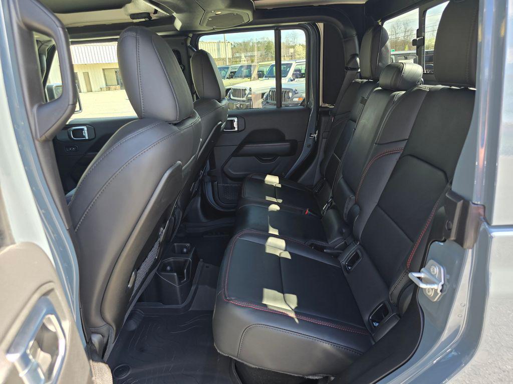 new 2026 Jeep Gladiator car, priced at $52,400