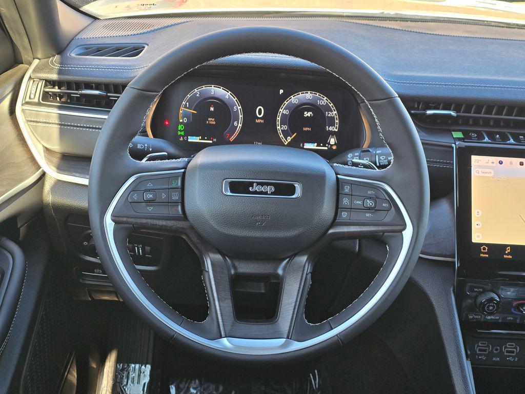 new 2025 Jeep Grand Cherokee car, priced at $41,814