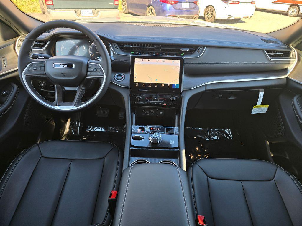 new 2025 Jeep Grand Cherokee car, priced at $41,814