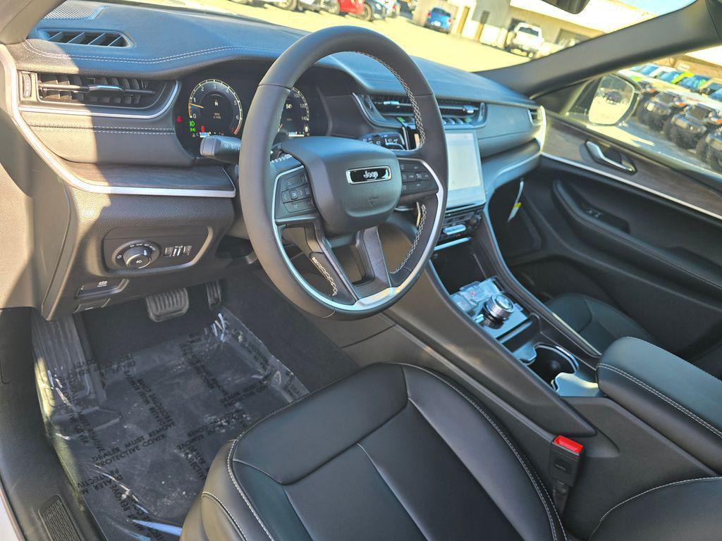 new 2025 Jeep Grand Cherokee car, priced at $41,814