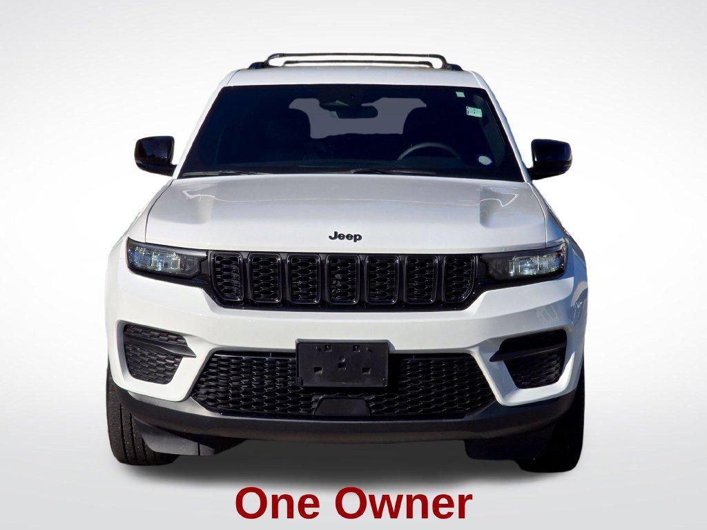 used 2024 Jeep Grand Cherokee car, priced at $29,299