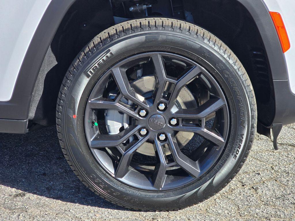 new 2025 Jeep Grand Cherokee car, priced at $44,466