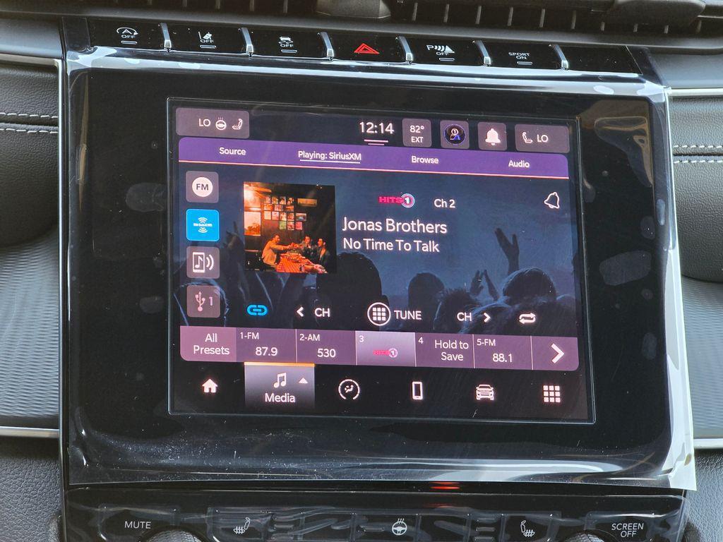 new 2025 Jeep Grand Cherokee car, priced at $35,000