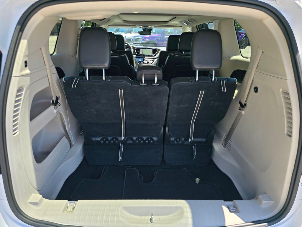 used 2024 Chrysler Pacifica car, priced at $32,450