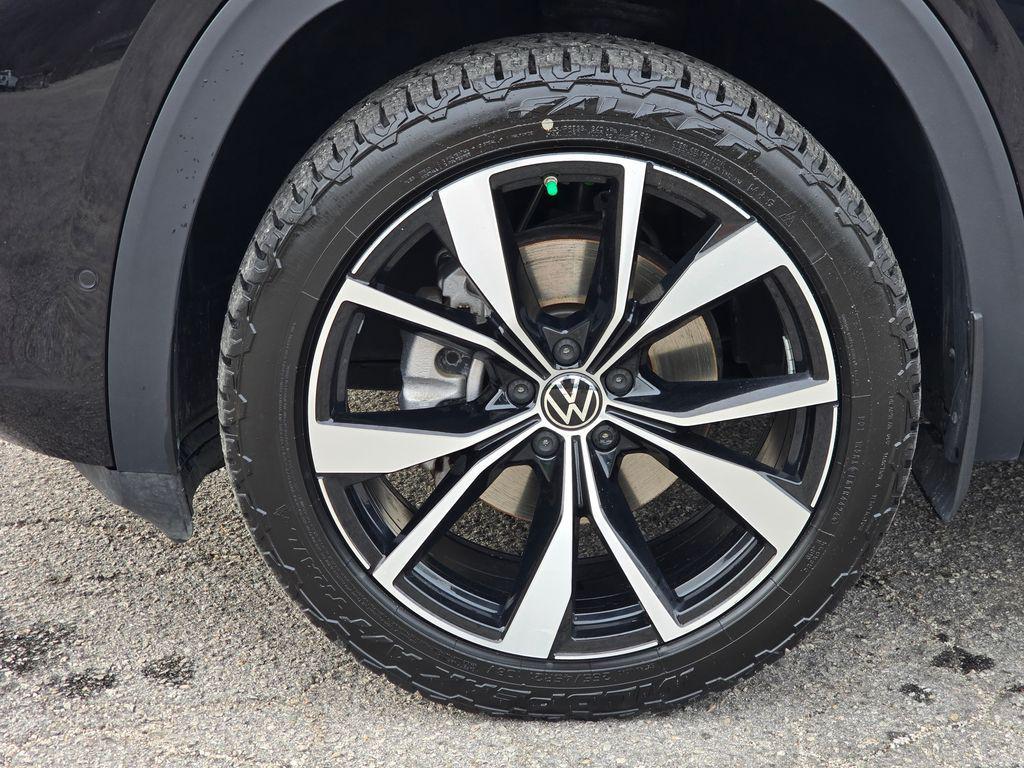 used 2024 Volkswagen Atlas car, priced at $38,411