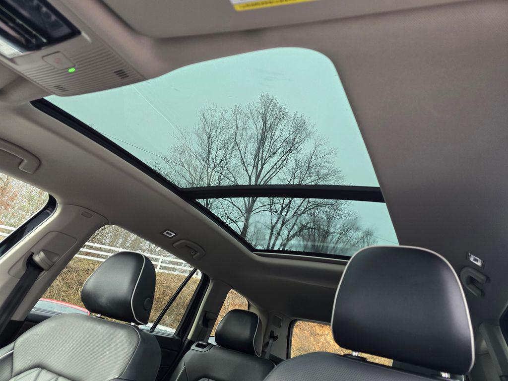 used 2024 Volkswagen Atlas car, priced at $38,411