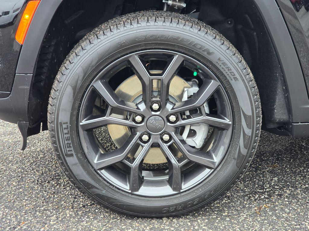 new 2025 Jeep Grand Cherokee L car, priced at $45,891