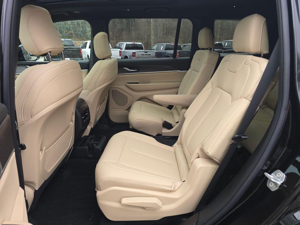 new 2025 Jeep Grand Cherokee L car, priced at $45,891