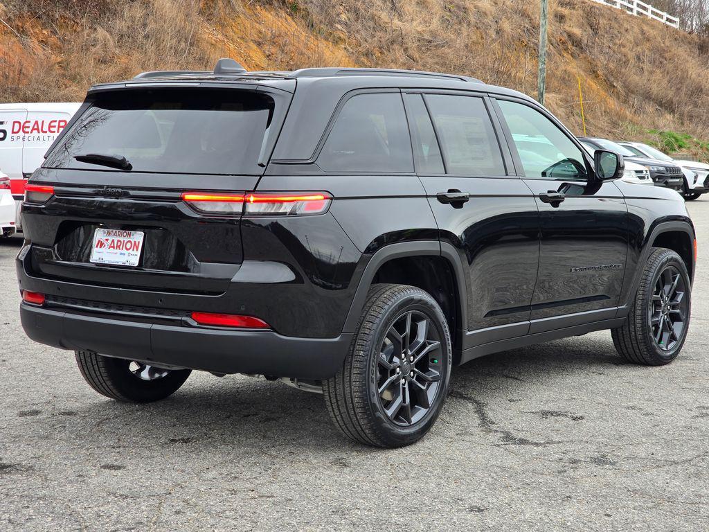 new 2025 Jeep Grand Cherokee car, priced at $44,095