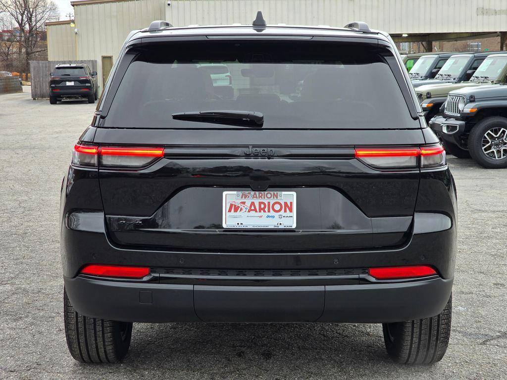 new 2025 Jeep Grand Cherokee car, priced at $44,095
