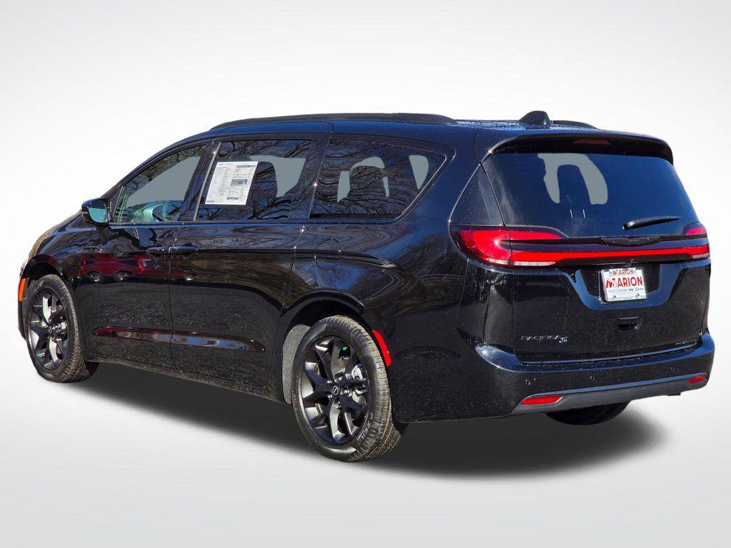 new 2026 Chrysler Pacifica car, priced at $41,975