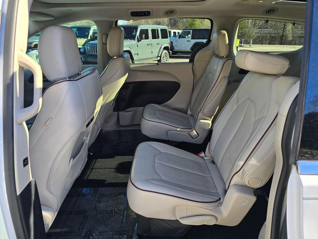 used 2017 Chrysler Pacifica car, priced at $10,994