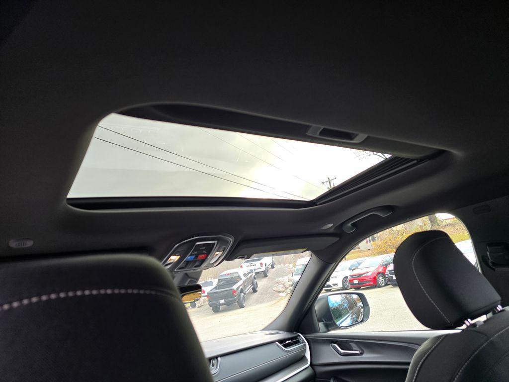 new 2025 Jeep Grand Cherokee L car, priced at $38,994