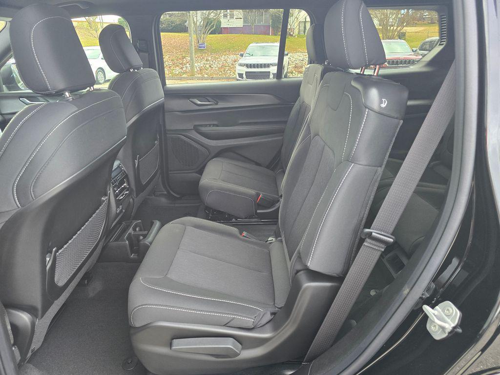 new 2025 Jeep Grand Cherokee L car, priced at $38,994