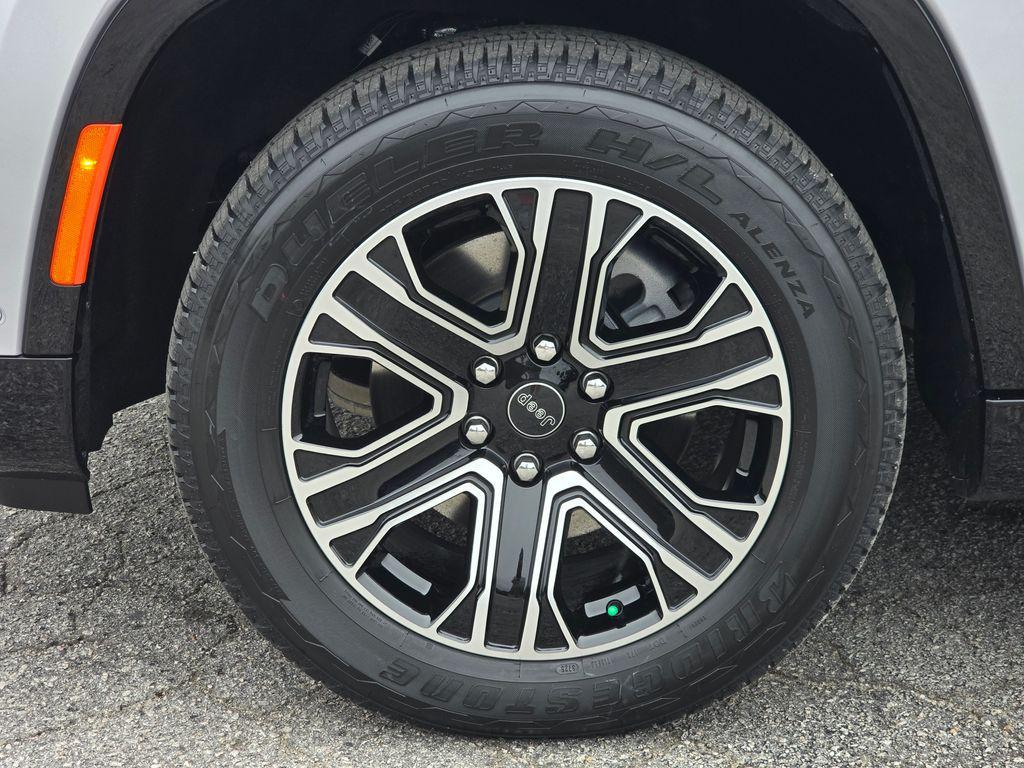 new 2026 Jeep Grand Wagoneer L car, priced at $72,833