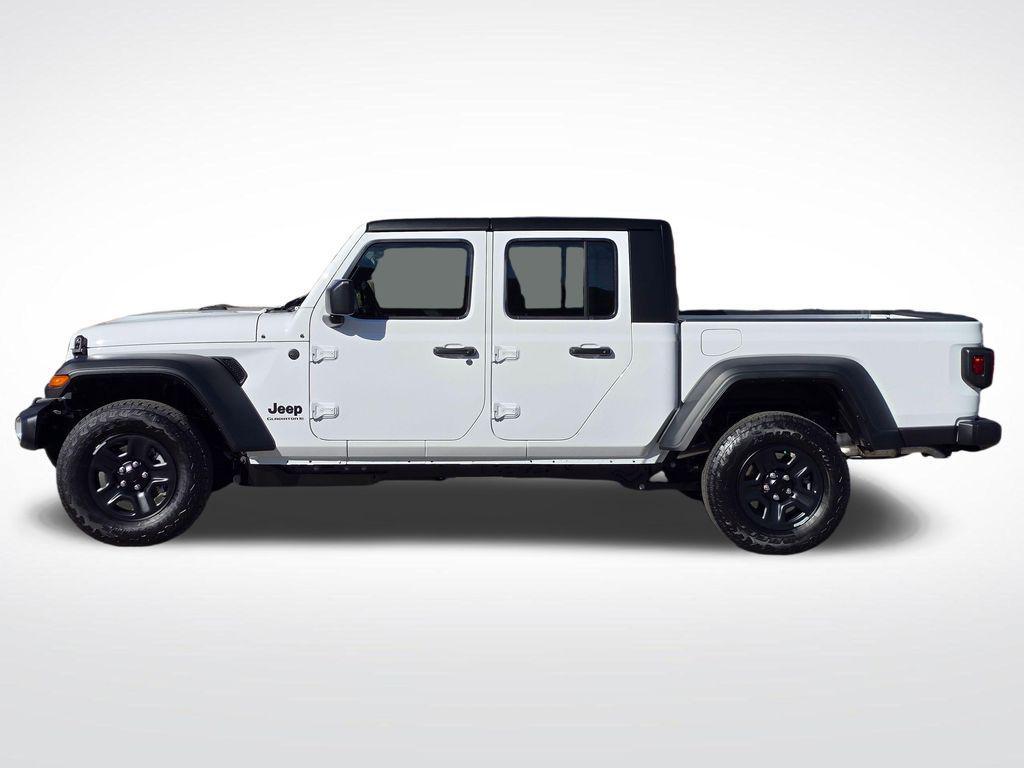 new 2026 Jeep Gladiator car, priced at $38,464